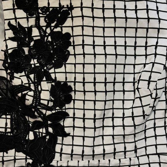 Betsey Johnson Black And White Floral-Applique Sheath Dress 0 New With Tag - Picture 3 of 6